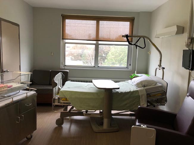 Listowel Hospital Mother / Baby Post Partum Room